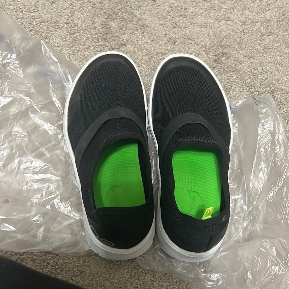Oofos women size 5 Europe 36